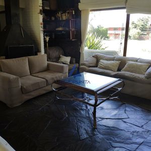 Casa En Pinares, 4 Dormitorios *