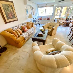Apartamento En Venta 4 Dormitorios Roosevelt