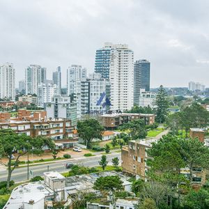 Departamento De 3 Dormitorios En Venta Proximo Al Mar Y Peninsula Punta Del Este