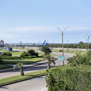 Vende Departamento De 3 Dormitorios En Ocean Tower, Punta Del Este