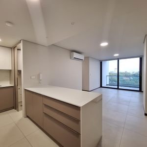 Departamento De 2 Dormitorios En Alquiler En El Condominio Vertical 60