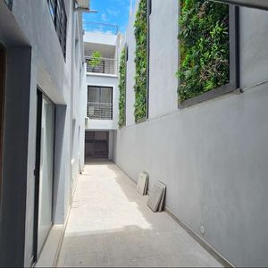 Alquiler Apartamento Palermo/ Barrio Sur,  2 Dormitorios 1 Baño,  Terraza   Con Parrillero Hay Dos Opciones U$s 145.000.