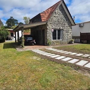 Casa En Venta En  La Tuna 4 Dormitorios 2 Baños Garaje