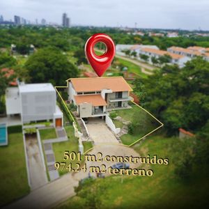 Casa En Venta De 5 Dormitorios En Condomino Urubo Golf