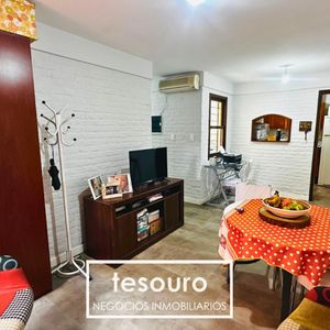 Venta Apartamento De 2 Dormitorios En Parque Rodó Con Patio