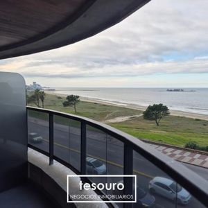 Alquiler Apartamento De 2 Dormitorios Frente Al Mar En Malvín