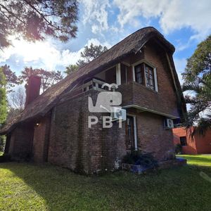 Alquiler Temporal Casa 3 Dormitorios En Pinares, Punta Del Este