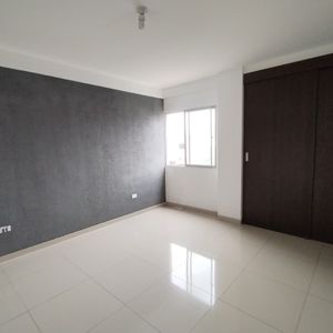 Departamento De 2 Dormitorios Amplio En Venta Zona Céntrica 