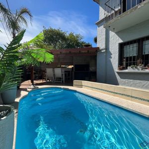 Divina Casa En Alquiler En Parque Miramar. 3 Dormitorios, 2 En Suite.
