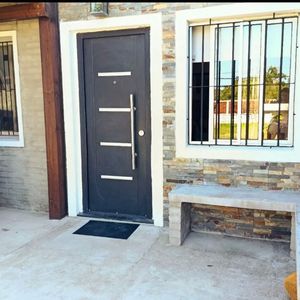 Casa En Venta C/ Cochera En Solymar