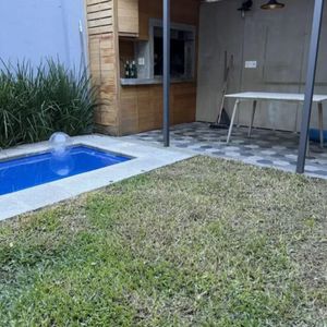 Casa En Alquiler C/ Cochera En Cordón
