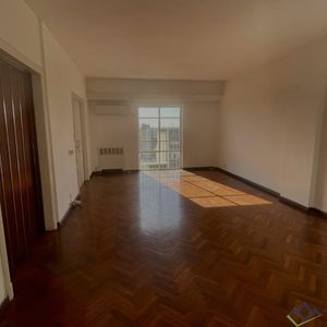 Pereira Amaro Propiedades Excelente Apartamento De Categoría Sobre Av. 18 De Julio–4 Dormitorios Y Garage