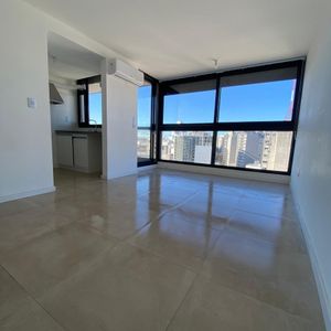Va440 / Buen Apto De 3 Dorms Con Balcón. Gje Y Parri / Tres Cruces