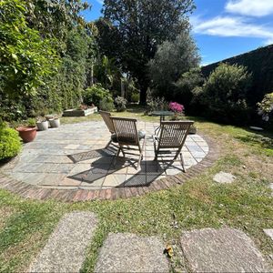 Venta Casa En Malvin, 3 Dormitorios, 2 Baños, Patios, Gran Metraje
