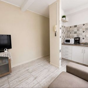 Venta De Apartamento Palermo 2 Dormitorios, 2do Piso Por Escalera, Ideal Para Invertir