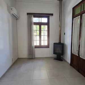 Casa Muy Completa, Totalmente Actualizada, En Excelente Estado!