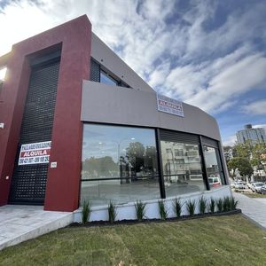 Imponente Local Comercial  A Estrenar
