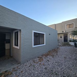 Hermosa Casa, Muy Segura, Con Cochera, Patio Y Parrillero!