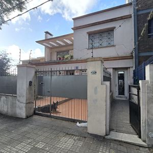 Casa En Pb, Sobre Pena, Con Patio, Azotea Y Parrillero!
