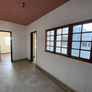Solida Construcción, Buen Estado, Luminoso.