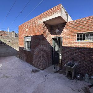 Excelente Casa, Solida Construccion, My Buenas Comodiades.
