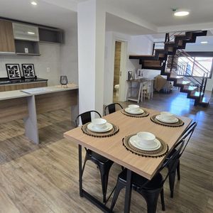 Casa A Estrenar Con Patio, Parrillero Y Cochera. Muy Moderna! Ocupación Inmediata!