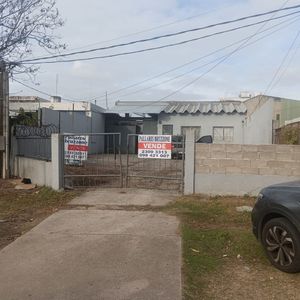 Gran Ubicación J. P. Varela Y S. Panza, Terreno Con Mejoras