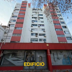 Alq. Apto. En Cordón, 50m2, Piso 8, 2 Dor+1 Baño. Muy Buen Estado Y Ubicación