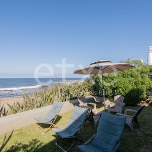 Casa En Venta Frente Al Mar En La Paloma