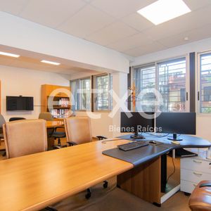 Venta De Oficina Con Renta En Cordón