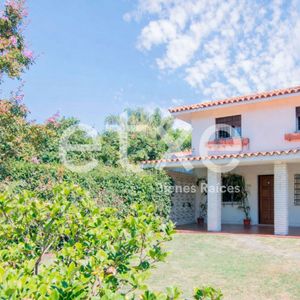 Casa En Venta En El Limite De Carrasco Y Punta Gorda