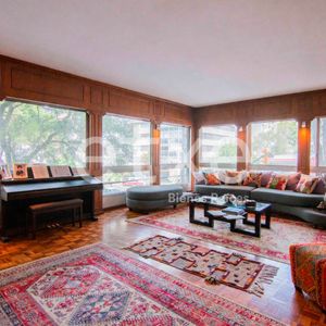 Apartamento En Venta Pocitos A Una Cuadra De Rambla