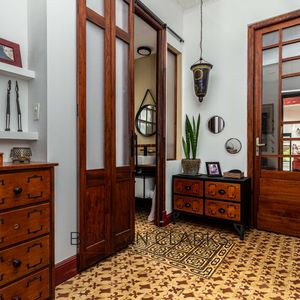Casa En Venta De Tres Dormitorios Con Garage, Patio, Terraza Y Amplio Sotano