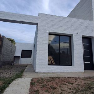 Venta  Solymar!  Doble Pared De Ladrillos! A Estrenar  3 Dormitorios 2 Baños Garaje !! Precio Promocional!!