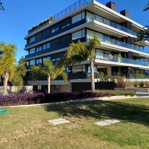 Nuevo !!!!  Excelente Apto  De 2 Dor  ,  Parques De Carrasco  Edificio Oxo