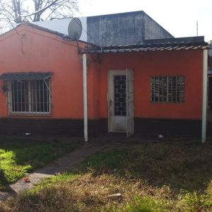 Casa A La Venta En Barrio Colon  En Exelente Ubicacion