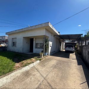 Venta. Ideal Para Renta O Familia Grande, Tres Casas En El Mismo Padrón. Canelones La Paz A Media Cuadra De Av. Artigas