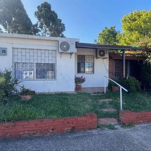 Venta Casa Peñarol Dos Dormitorios 1 Baño Garaje