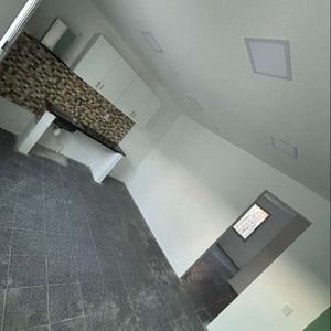Alquiler Apartamento En Peñarol. Calles Henderson Y Besnes Irigoyen