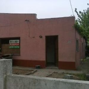 Casa Alquilada  De 2 Dormitorios