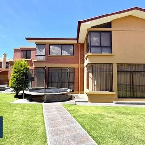 Casa En Venta En Achumani - Condominio Cerrado