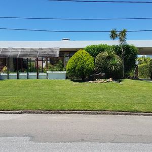 Hermosa Casa 5 Dormitorios 5 Baños 4 En Suite Playa Mansa Punta Del Este