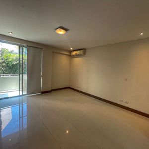 Amplio Departamento En Alquiler - Zona Oeste