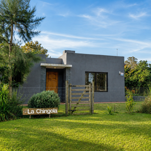 La Chingola | A 1 Cuadra Del Mar | 2 Dorm. | 2 Baños | Parrillero Y Gran Jardín