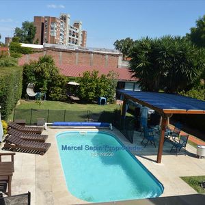 Casa  4 Dorm. Próximo Al Club Malvin Malvin