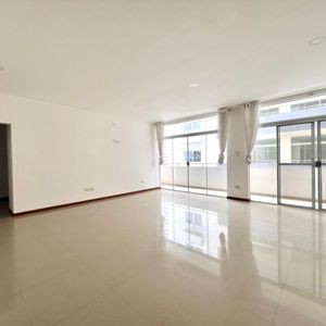 Amplio Departamento En Alquiler