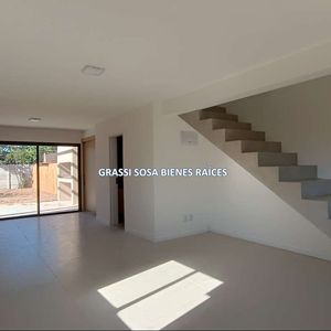 Venta Casa 3 Dormitorios 2 Baños Fondo Parrillero - Shangrila