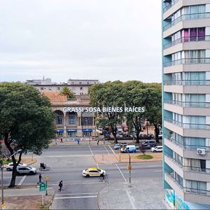 Venta De Monoambiente Con Garage En Tres Cruces
