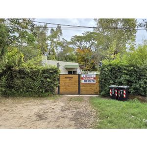 Vende Casa 2 Dormitorios Y Amplio Terreno - Marindia Sur