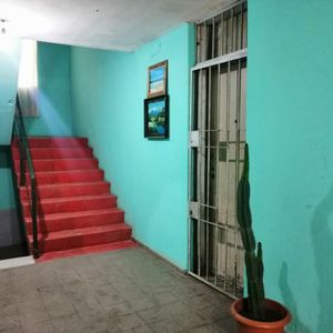 Vende Apartamento 2 Dormitorios A Reciclar. Inve Usd 21.000